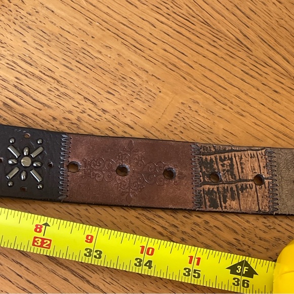Fossil Genuine studded Leather Tooled rhinestone belt 34” - Picture 8 of 11
